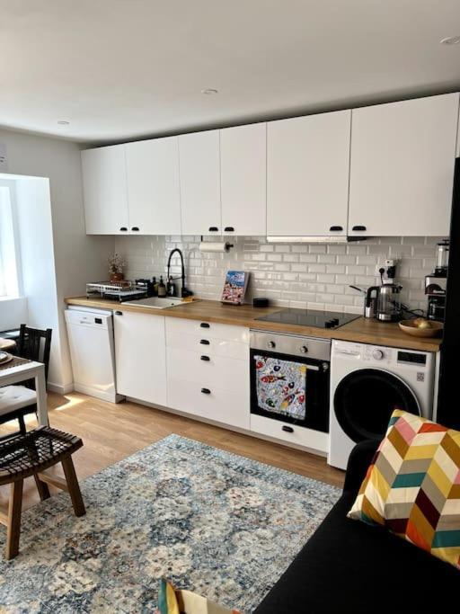 Luxury Artistic Digital Nomad Getaway W/ Terrace Apartment ลิสบอน ภายนอก รูปภาพ