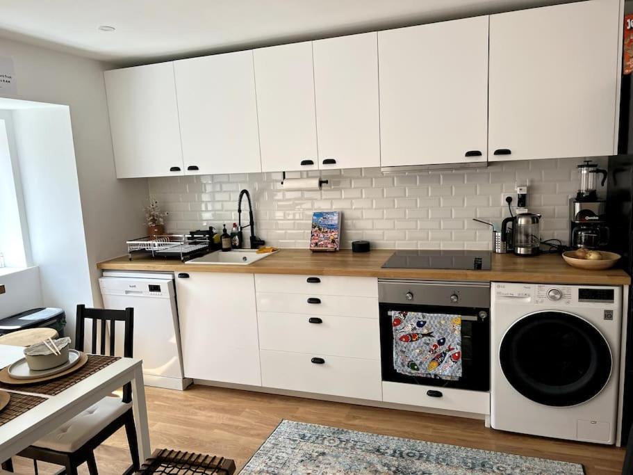 Luxury Artistic Digital Nomad Getaway W/ Terrace Apartment ลิสบอน ภายนอก รูปภาพ