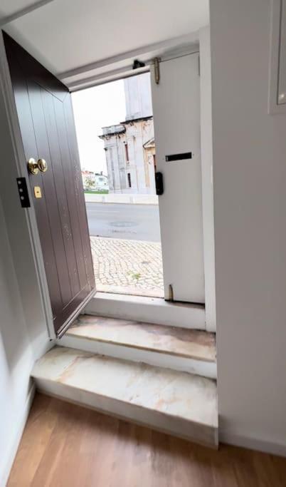 Luxury Artistic Digital Nomad Getaway W/ Terrace Apartment ลิสบอน ภายนอก รูปภาพ