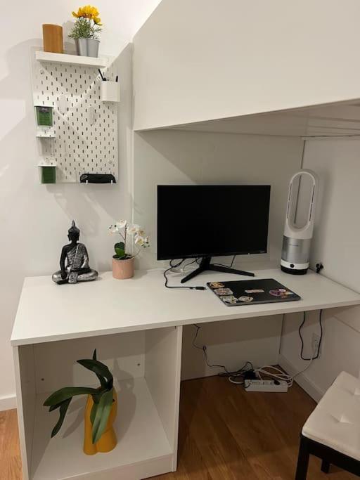 Luxury Artistic Digital Nomad Getaway W/ Terrace Apartment ลิสบอน ภายนอก รูปภาพ